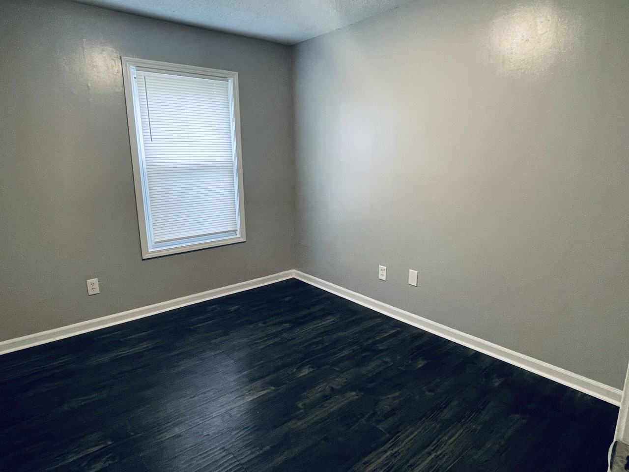 6630 Embassy Circle - Photo 7 of 17