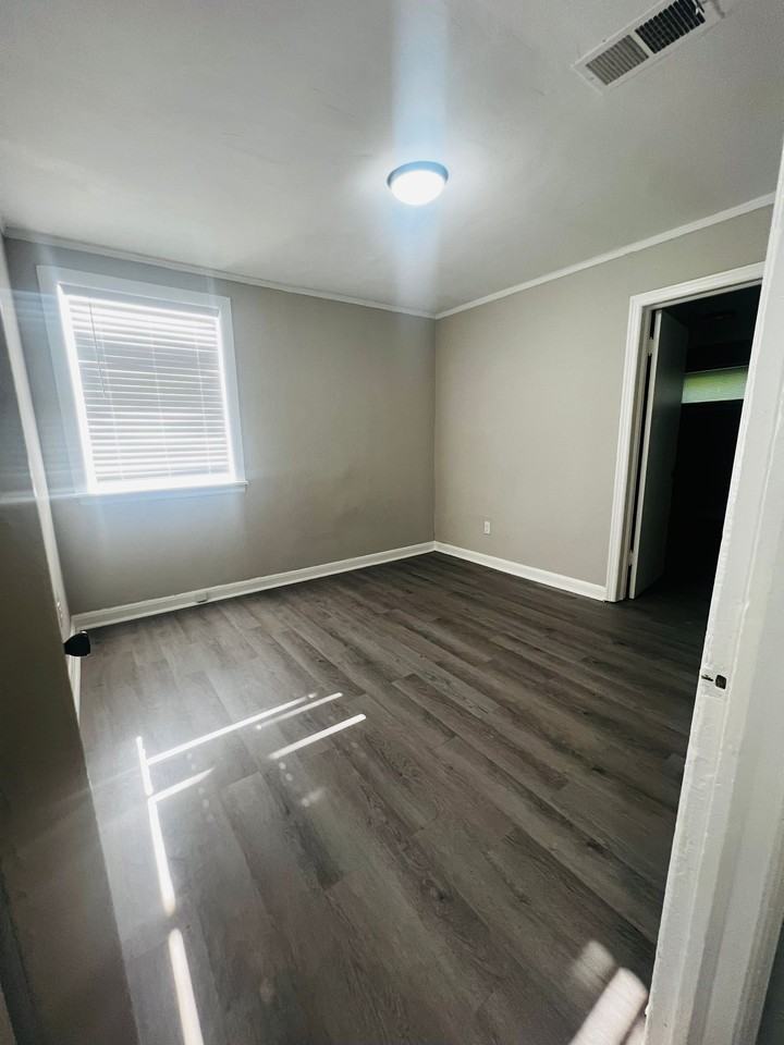 3171 Princeton Ave - Photo 2 of 22