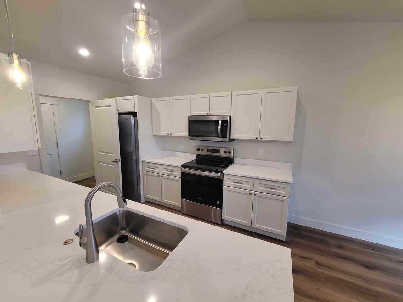 763 Foxglove Dr - Photo 2 of 19