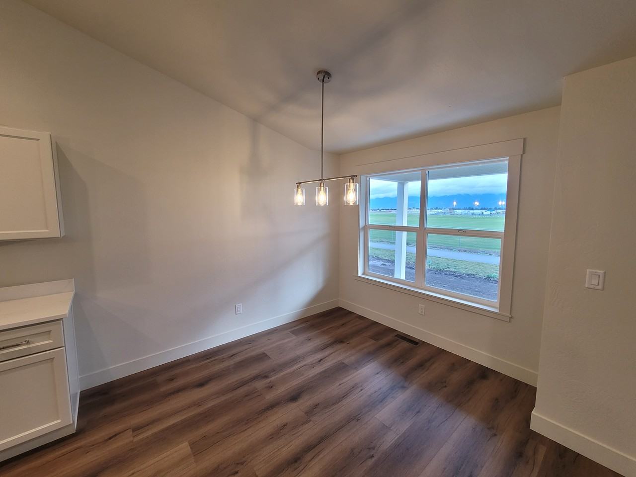 763 Foxglove Dr - Photo 3 of 19