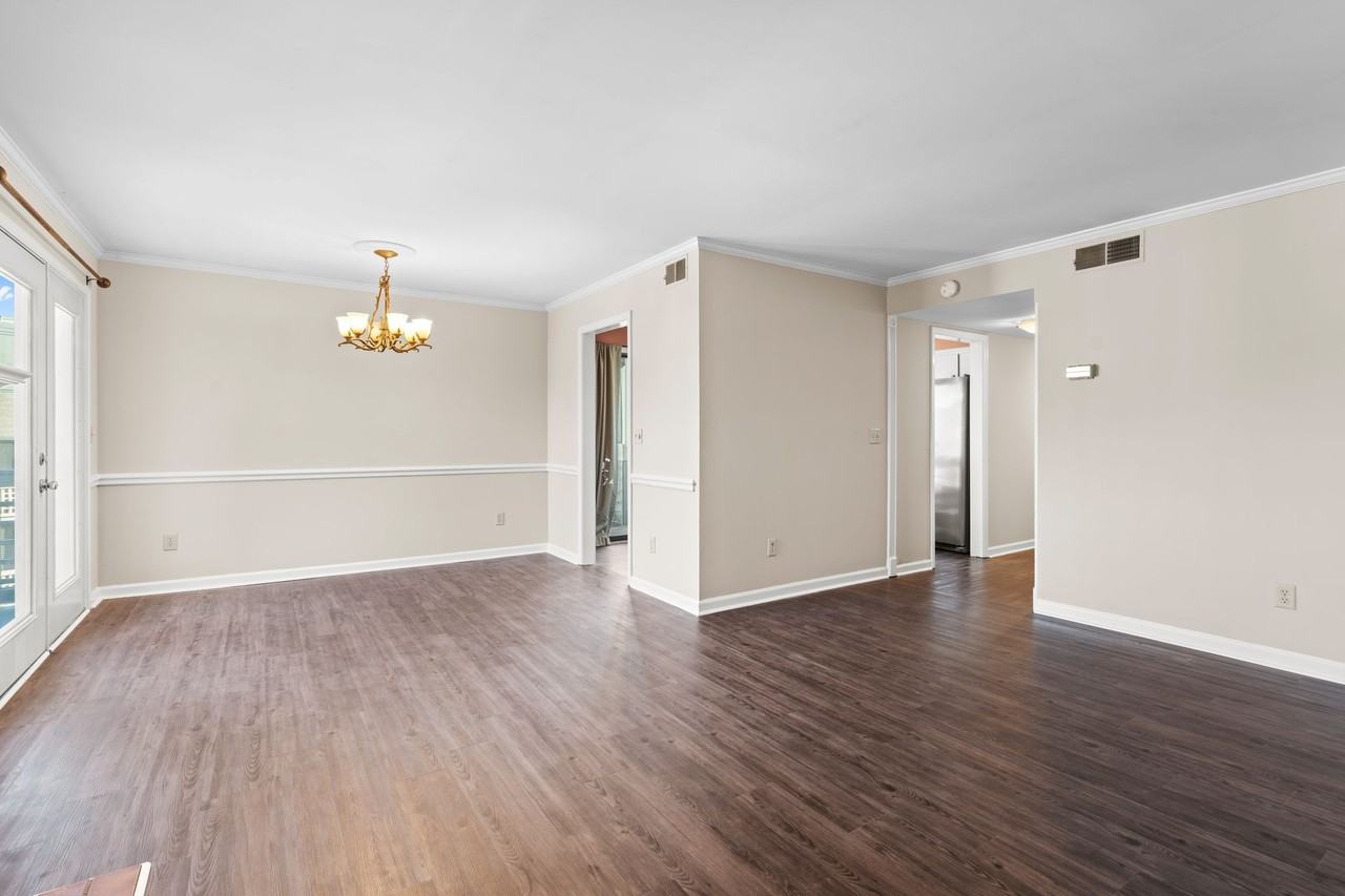 209 Hillsboro Place - Photo 5 of 28