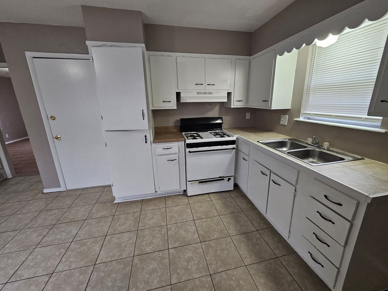 261 Northwest 80th Street - Photo 2 of 14