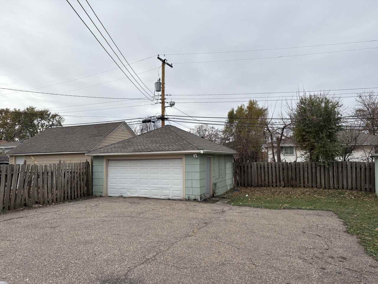 5722 34th Avenue South - Photo 2 of 23