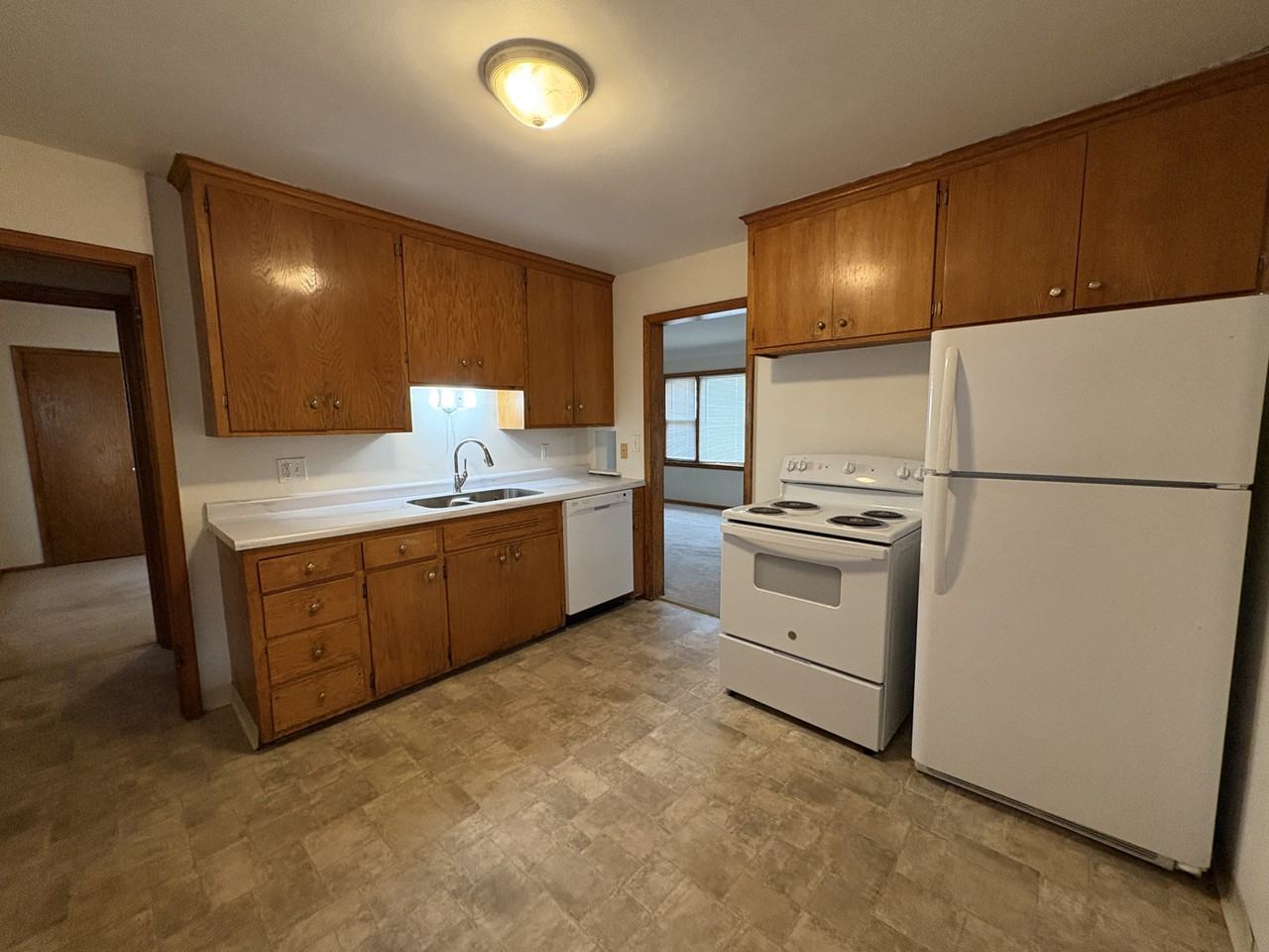 5722 34th Avenue South - Photo 6 of 23