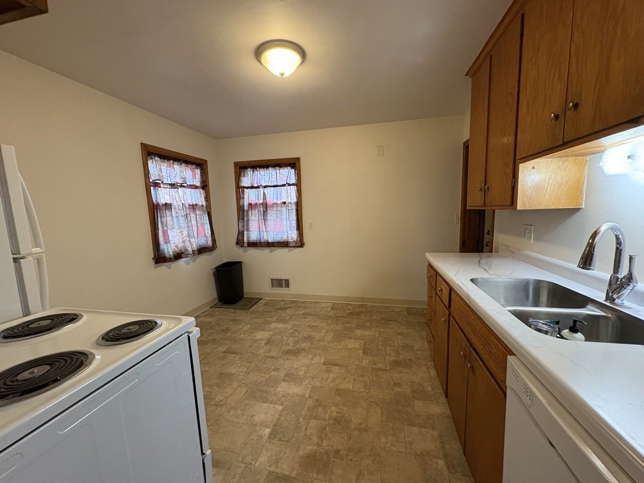 5722 34th Avenue South - Photo 7 of 23