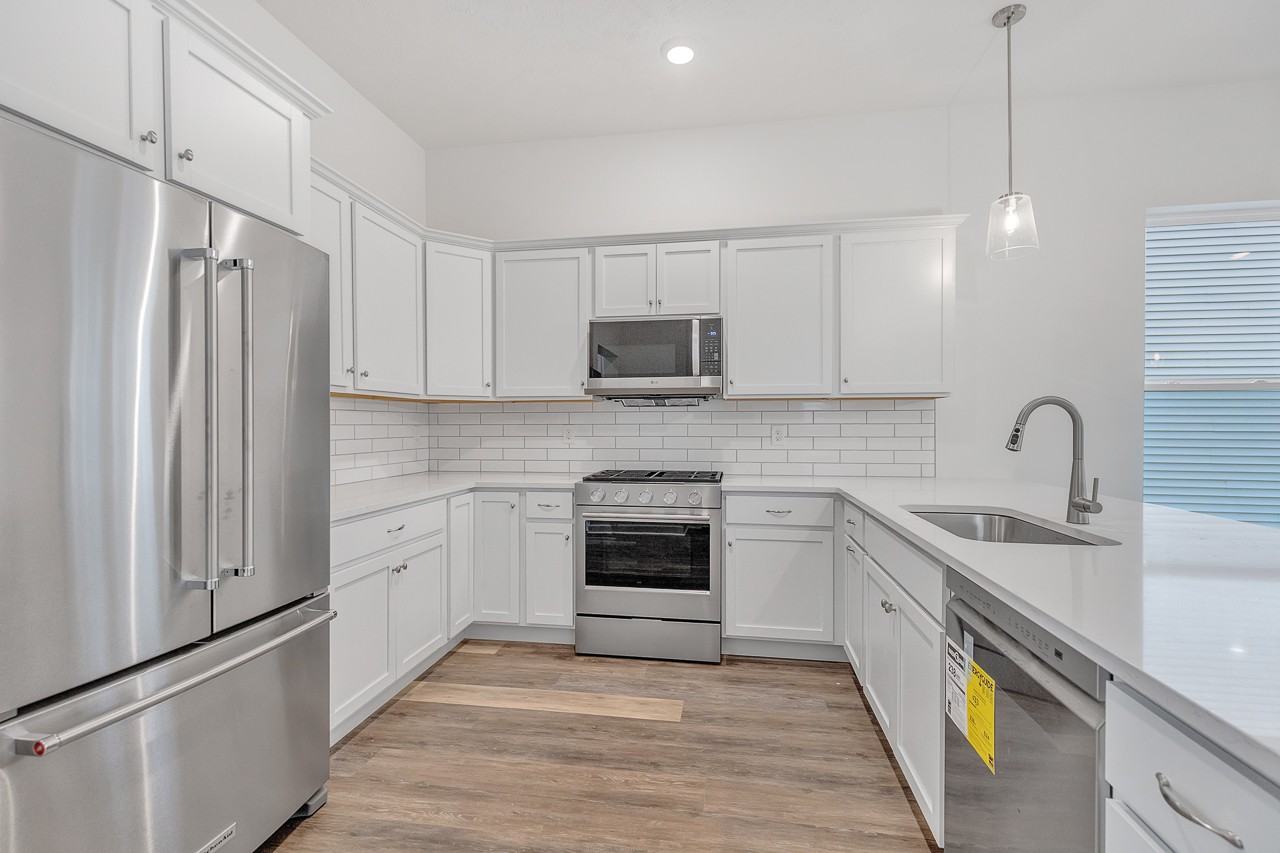 2253 E 97th St - Photo 2 of 29