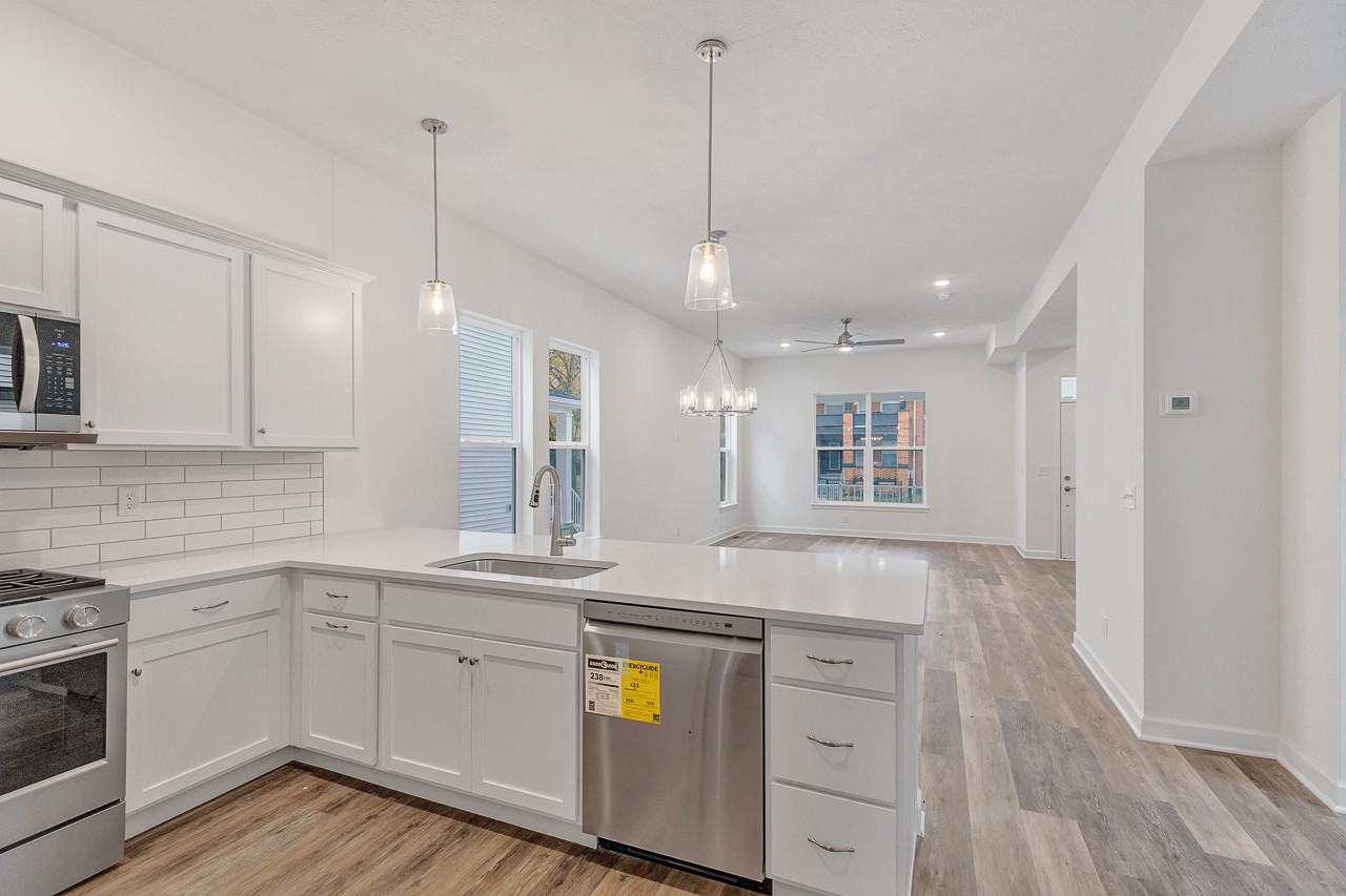 2253 E 97th St - Photo 5 of 29