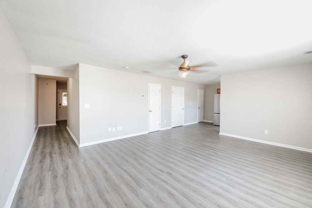 122 Village Pkwy - Photo 5 of 17