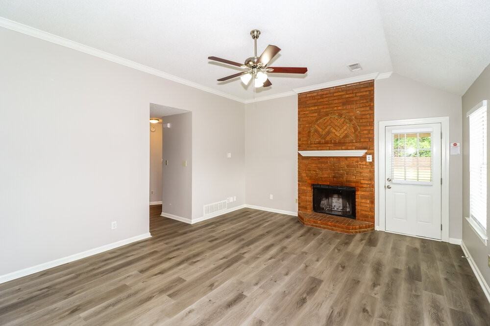 3158 Clubview Cv N - Photo 4 of 16