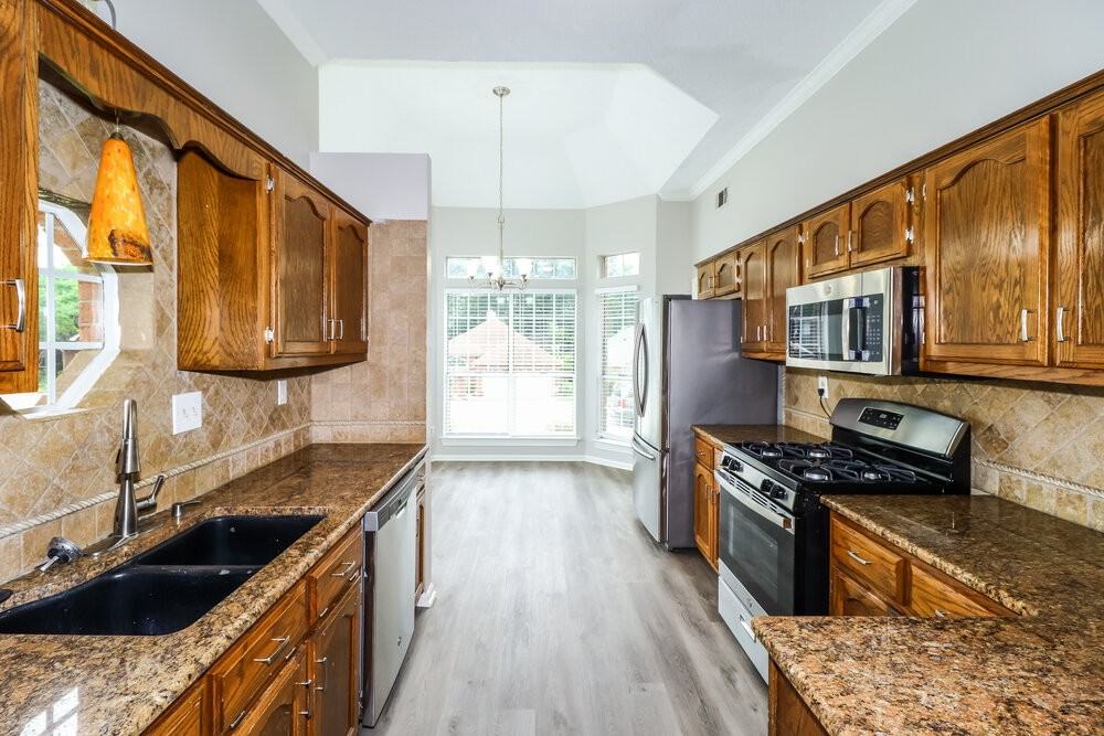 3158 Clubview Cv N - Photo 6 of 16