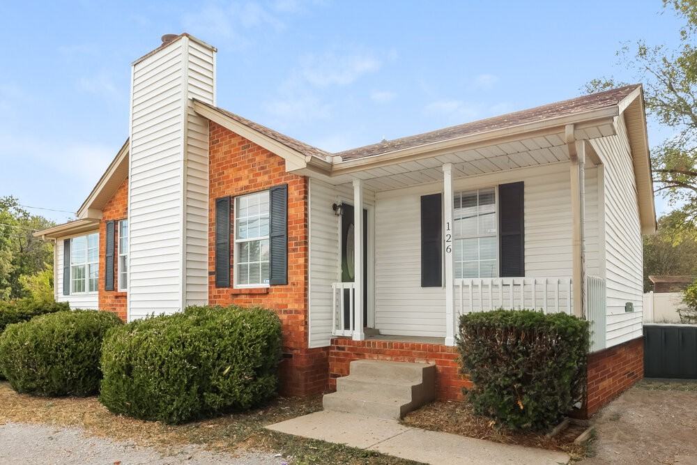 126 Fergus Rd - Photo 3 of 16