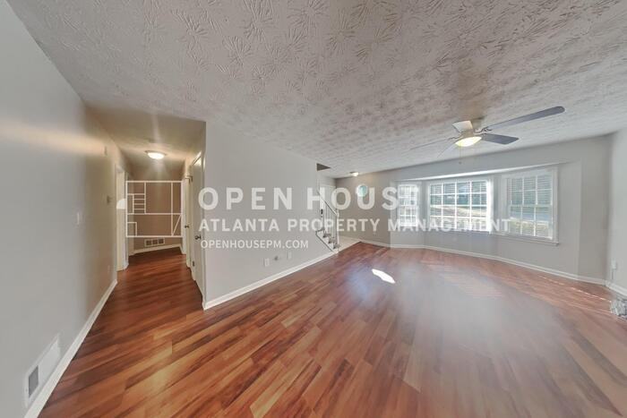 121 Chantilly Lane - Photo 5 of 20