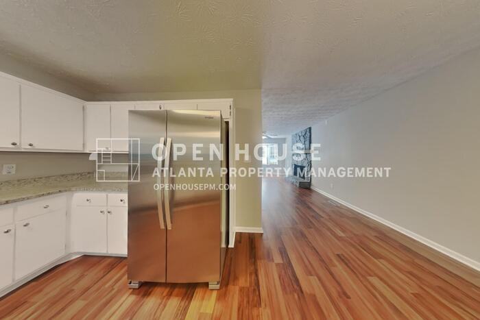 121 Chantilly Lane - Photo 6 of 20