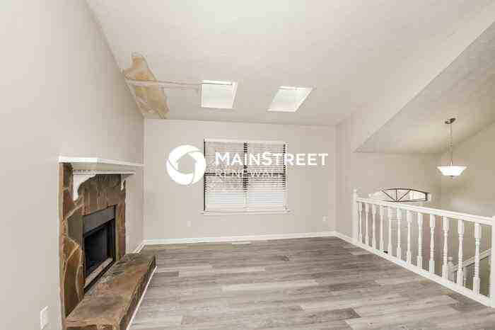 1062 Buckboard Ct - Photo 4 of 17