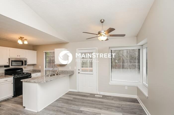 1062 Buckboard Ct - Photo 5 of 17