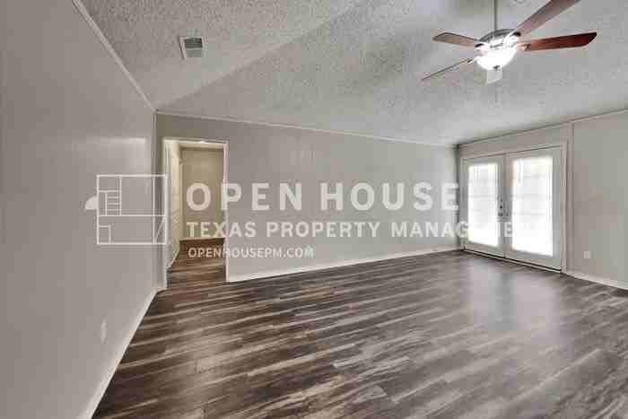 601 Stoneybrook Drive - Photo 5 of 21