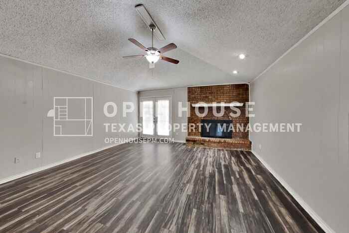 601 Stoneybrook Drive - Photo 6 of 21