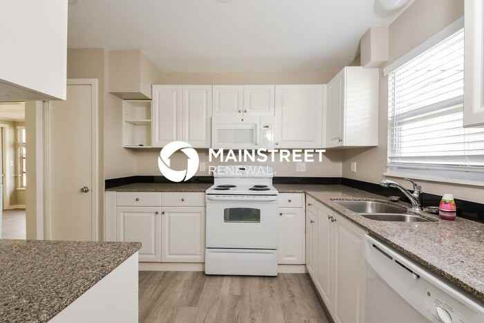 2839 Hope St - Photo 5 of 16