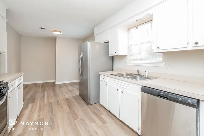 205 Walnut Street - Photo 6 of 12