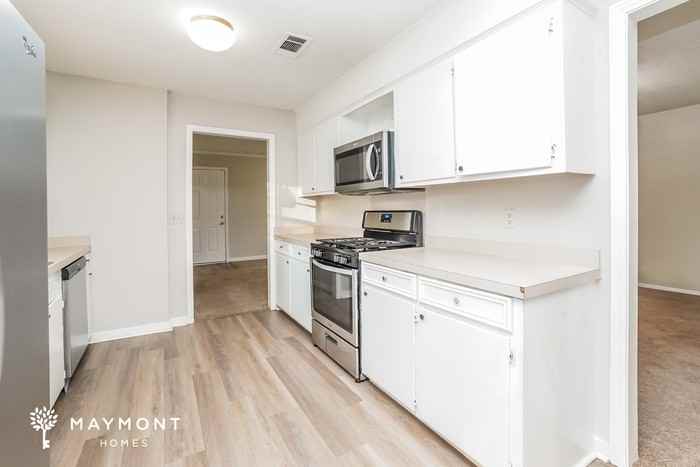 205 Walnut Street - Photo 7 of 12