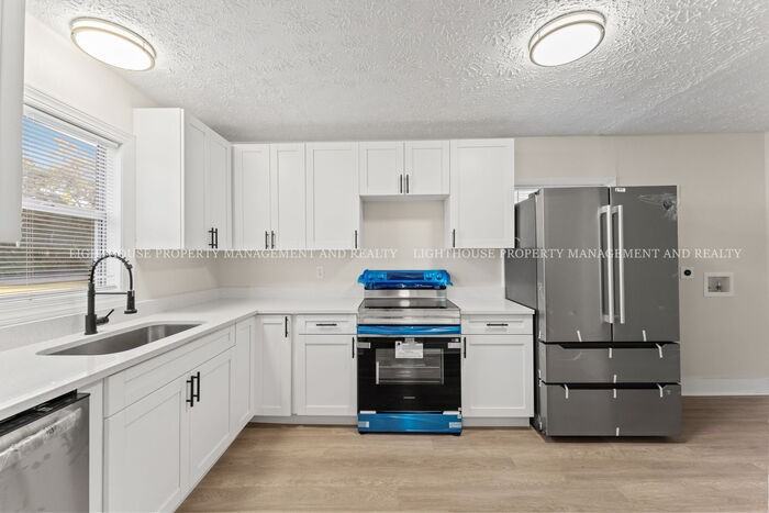 704 Willow Branch Ave - Photo 6 of 18