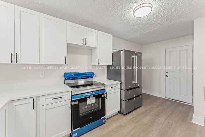 704 Willow Branch Ave - Photo 7 of 18