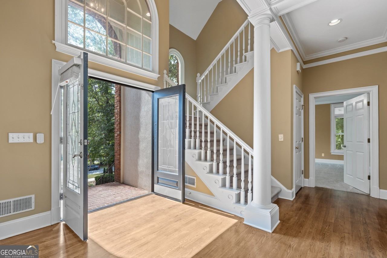 235 Smokerise Trace - Photo 5 of 39