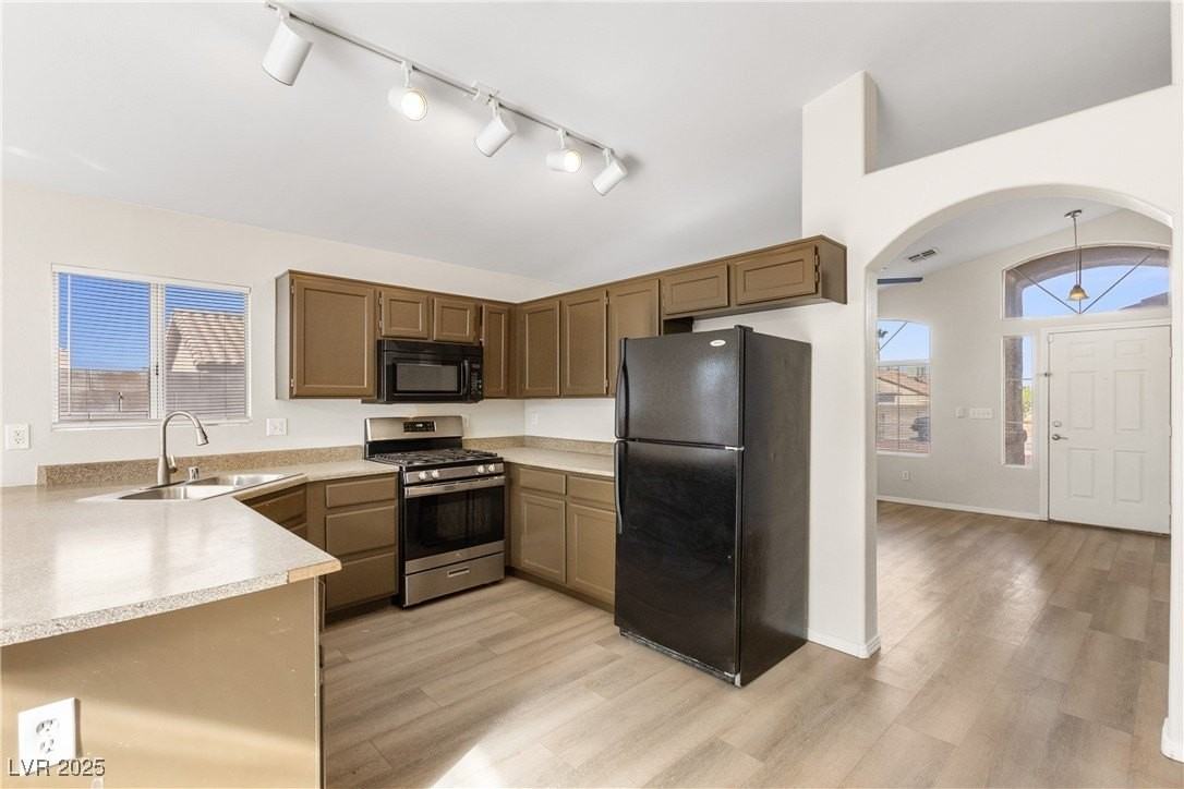 917 Blue Arroyo Dr - Photo 3 of 25