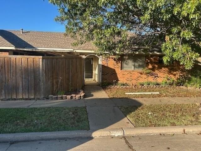 422 South Fourth Street - Photo 4 of 22