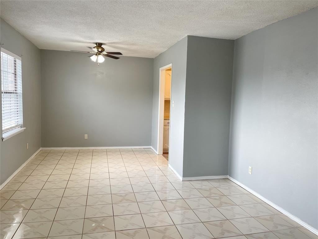 8306 Woodside Rd - Photo 4 of 14