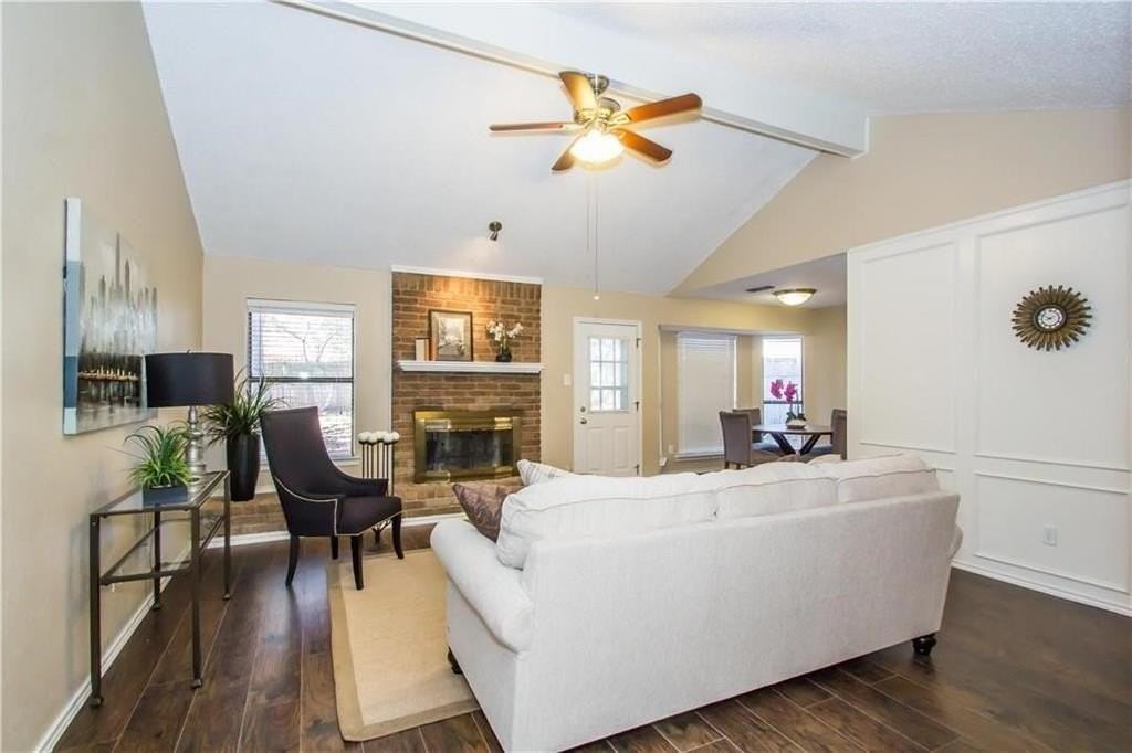 2405 Cranberry Ln - Photo 4 of 19