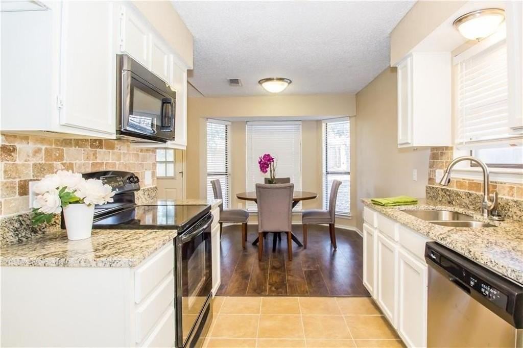 2405 Cranberry Ln - Photo 6 of 19