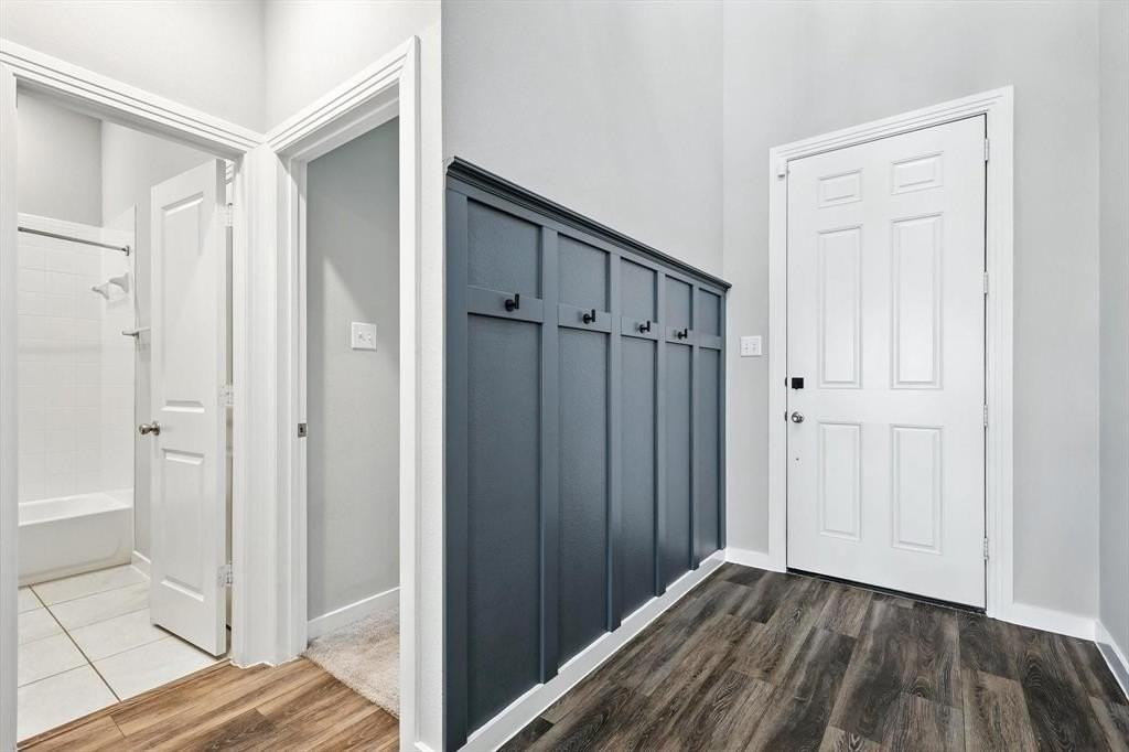 4203 Parrott Ln - Photo 2 of 38