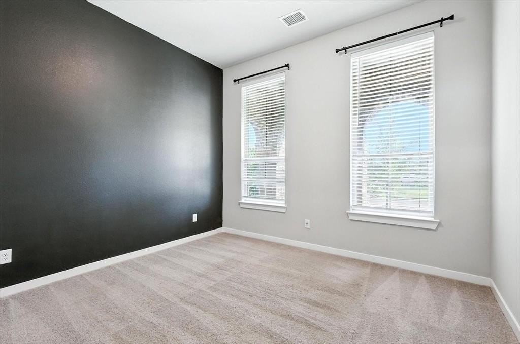 4203 Parrott Ln - Photo 3 of 38