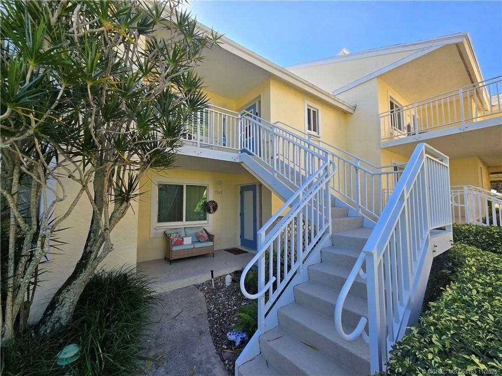 5564 Ne Gulfstream Way