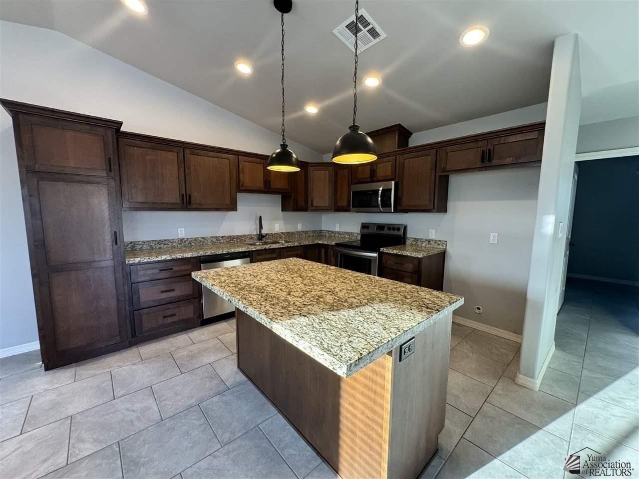 13308 E 45th St - Photo 2 of 14