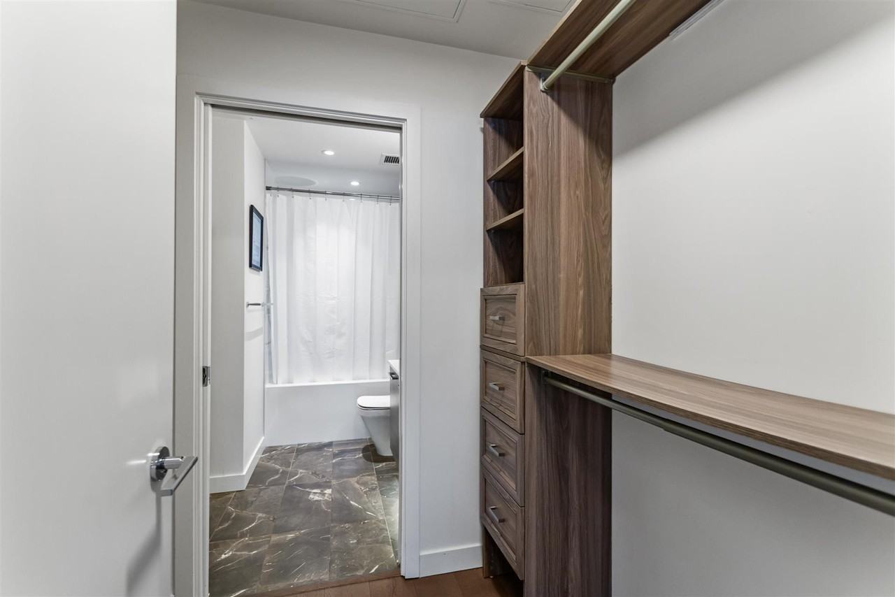 Cambie St - Photo 5 of 10