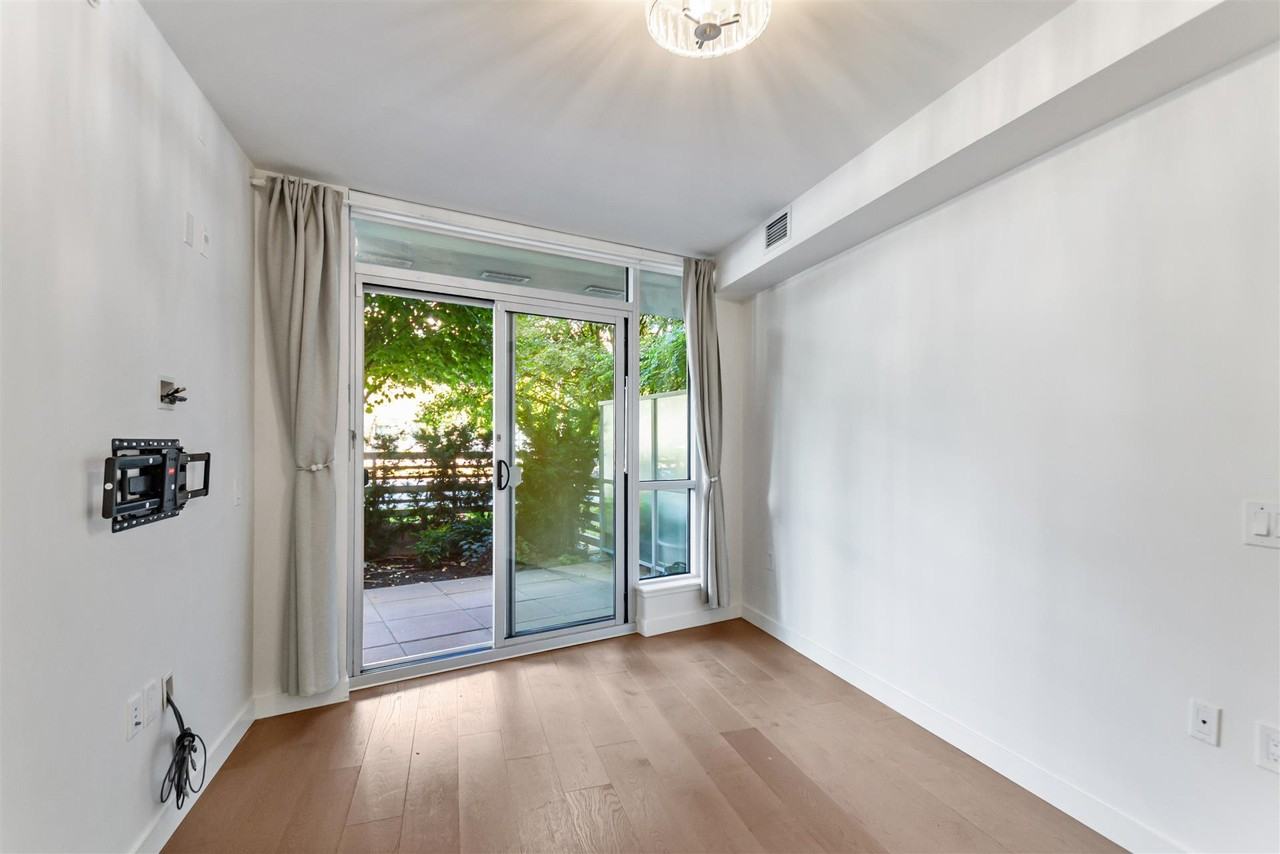 Cambie St - Photo 6 of 10