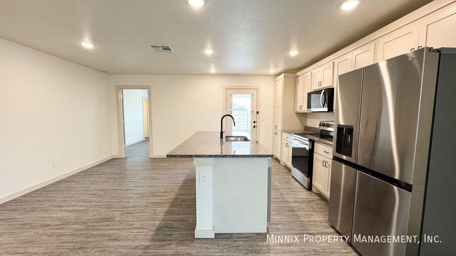 7729 Date Ave - Photo 5 of 18