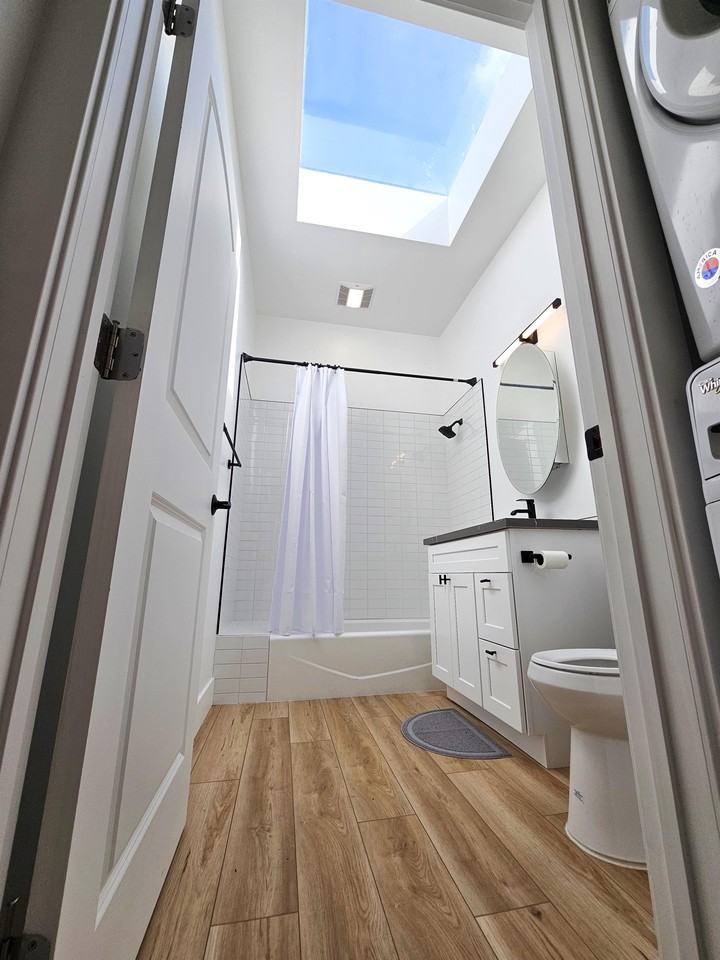 2711 W 60th St - Photo 6 of 50