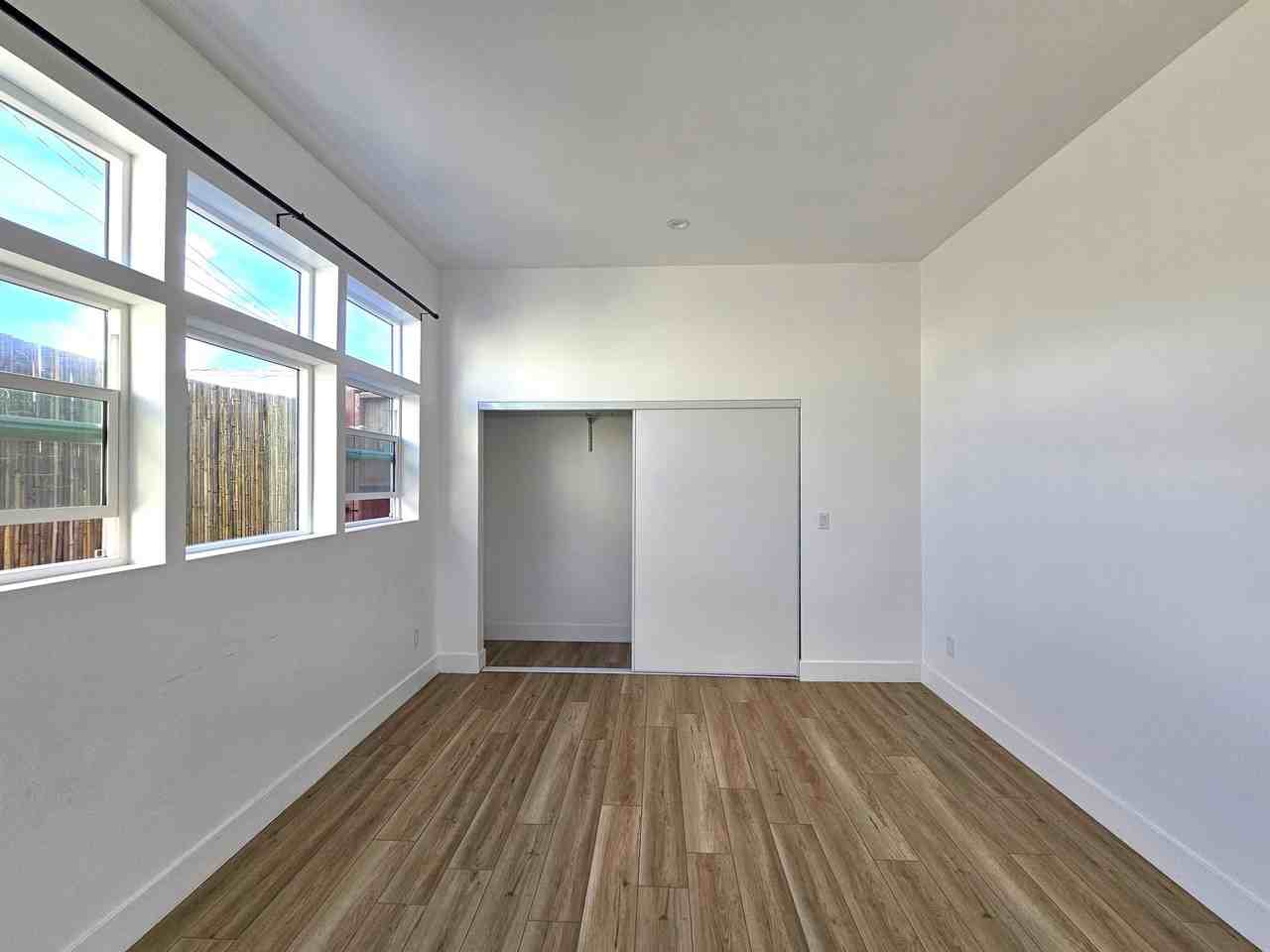 2711 W 60th St - Photo 4 of 50