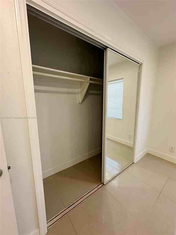 317 Hendricks Isle #317-1 - Photo 4 of 15