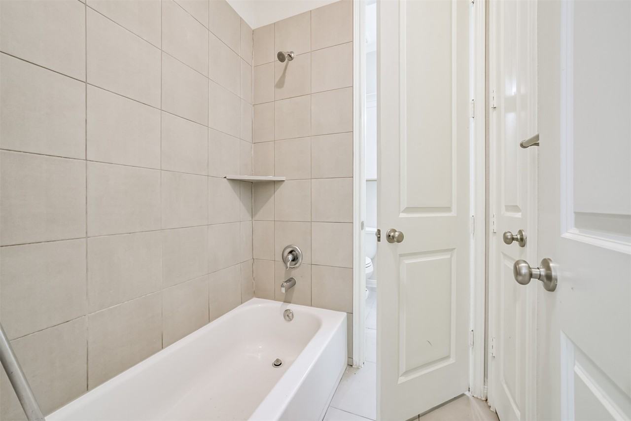 10334 Solitaire Cir #10334 - Photo 3 of 34