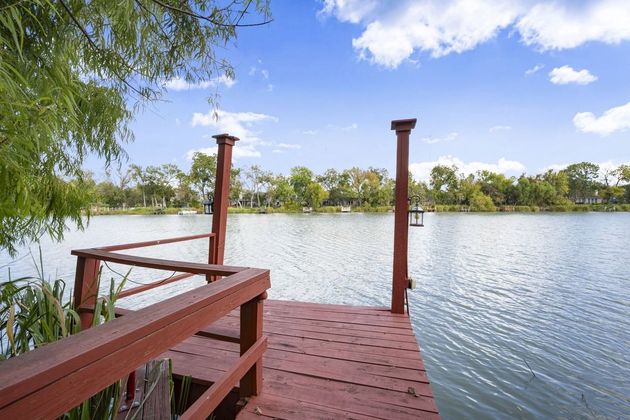 107 Island Blvd #107 - Photo 2 of 38