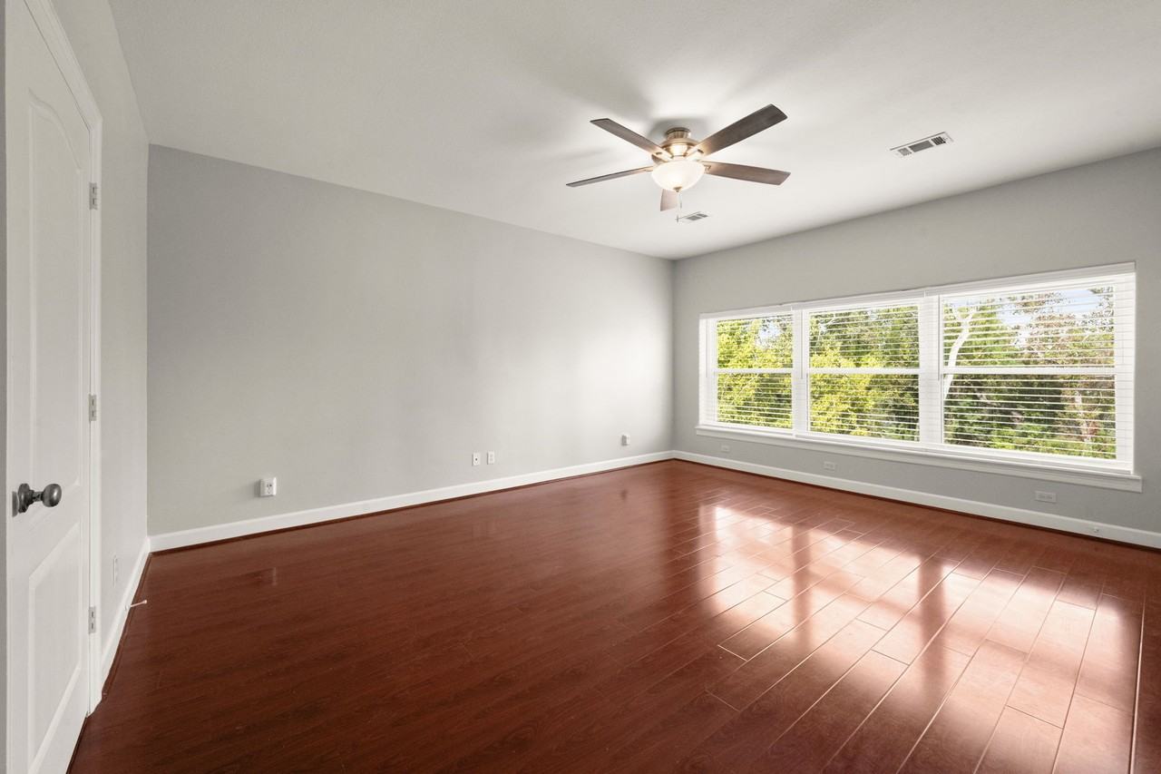 107 Island Blvd #107 - Photo 5 of 38