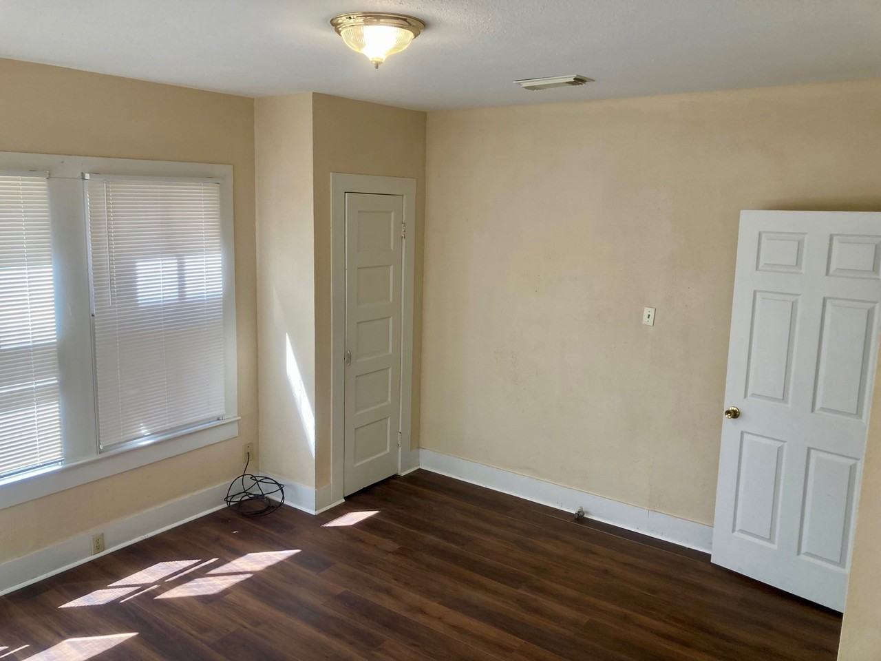 3523 Avenue L #3523FRONT - Photo 3 of 17