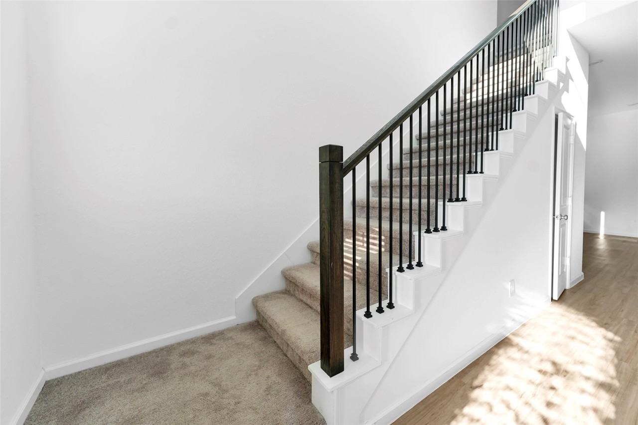 1426 Northwood Bluff Ln #1426 - Photo 4 of 44