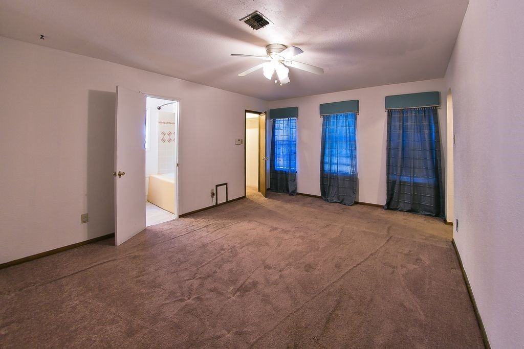 8435 Sterlingshire St #8435 - Photo 3 of 29