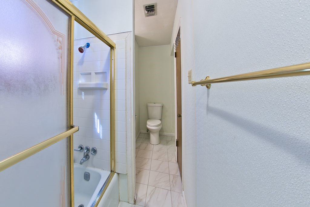 8435 Sterlingshire St #8435 - Photo 7 of 29