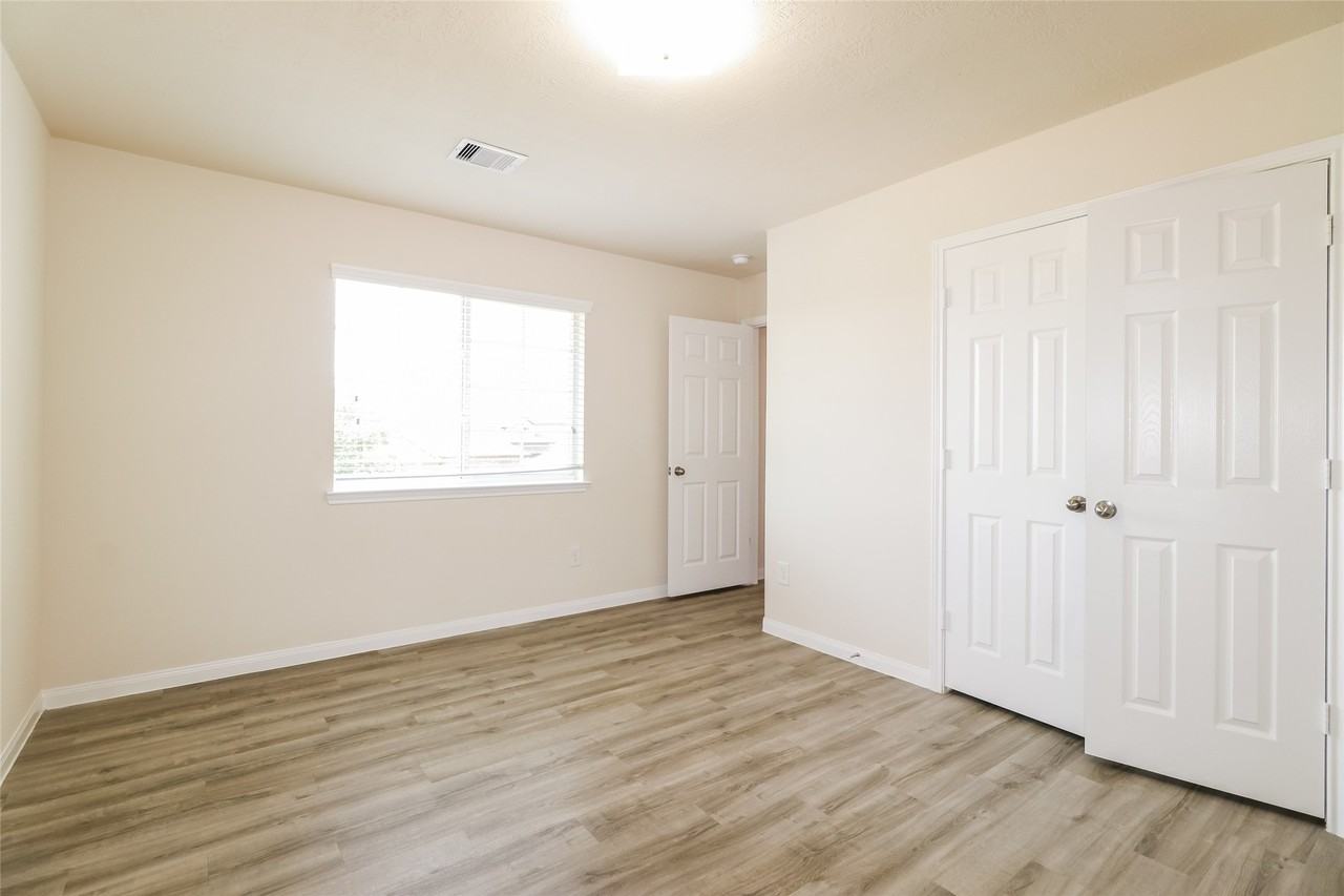 12231 Ghita Ln #12231 - Photo 3 of 17